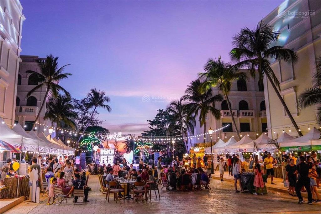 Hàng rất đẹp. ks waterfront 28 pn. cặp căn góc lớn 3 mt, sát cạnh biển, hồ bơi 3000m. rẻ