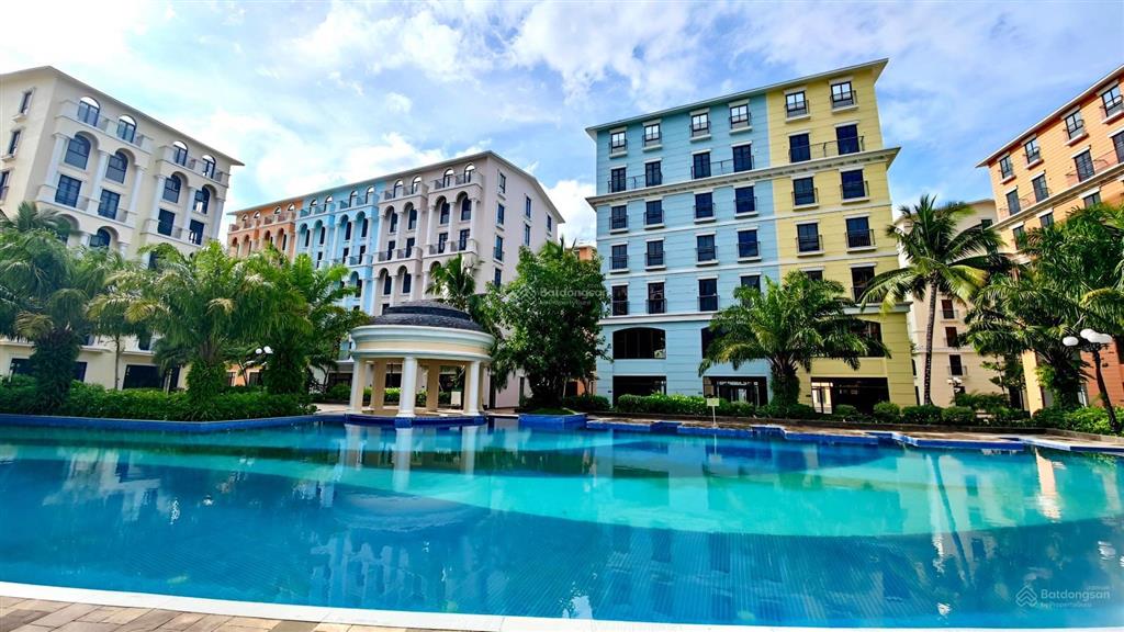 Cắt lỗ khách sạn biển marina 22 pn  đẹp nhất bãi trường phú quốc. 3 mặt tiền lớn, view siêu đẹp