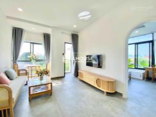 Cho thuê căn hộ 1pn tại trung tâm quận 7, bancong lớn, view chill, thoáng gần lotte, q4, q1, q5