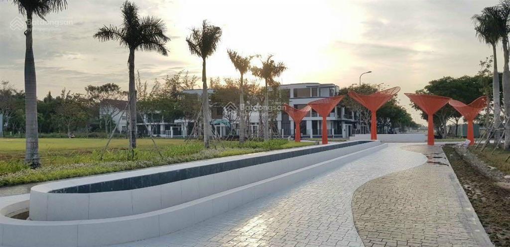 Giảm sâu 1.5 tỷ! căn biệt thự 200m2 ngay kế bên hồ sinh thái dự án đông tăng long 0938 256 ***