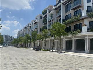 Bán căn shop village, mặt đường 29m. xây 5 tầng 487m2. thiết kế đẹp nhất khu rộng và mới. ký cđt