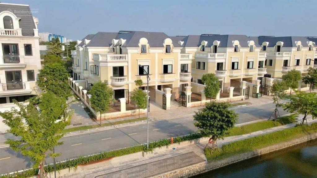 Biệt thự song lập có hầm view công viên, vị trí trung tâm giá đầu tư, đón sóng đường 3.5