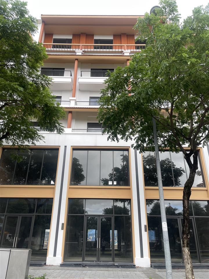 Cho thuê căn shophouse 7 tầng sun cosmo ngay mặt tiền chân cầu trần thị lý với giá chỉ 50tr/căn