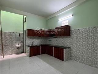 Siêu rẻ chỉ 4ty có nhà 90m2 2 lầu 3pn ngang 4m( nở hậu 4m3 ) cạnh khu tên lửa,gần ngã tư bốn xã