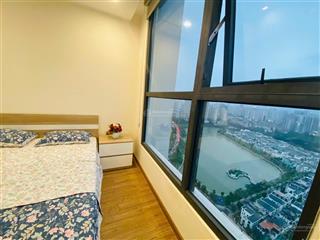 Chủ nhà gửi bán gấp căn hộ 2pn2vs, dt 68m2, view hồ marriott dự án vinhomes greenbay. giá 2,5 tỉ