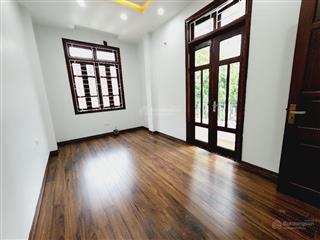 Bán nhà đẹp, ô tô qua nhà, 42m2 5 tầng, xây độc lập, tặng full nội thất