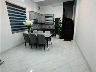 Cần bán căn nhà quận hai bà trưng dt 50m2 6t, 3 ngủ rộng. sổ đỏ chính chủ, nở hậu đẹp