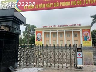 Ngay trung tâm hà đông 2 mặt ngõ DT trên 30m ô tô đỗ cửa gần sát trường chợ , giao thong