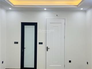 Bán nhà ngõ 79 cầu giấy  gần ô tô, hồ điều hòa  an sinh đỉnh, 35m2  5t  3pn, giá 6tỷ899tr