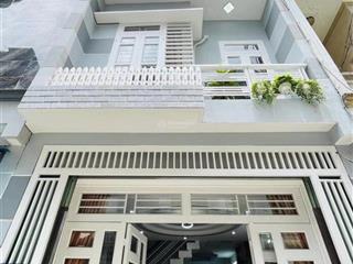 Cần bán nhà đang cho thuê 22triệu/th trịnh hoài đức,p.13,quận 5,giá3,9tỷ/64,5m2(4,3x15) 1trệt 2lầu