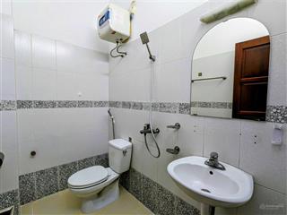 Bán nhà 4 tầng đường tôn thất tùng, dt 50m2, xây 4 tầng, đường ô tô 5 tạ, kinh doanh. giá 7.5 tỷ