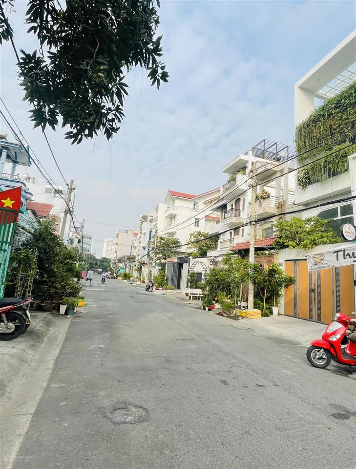 4 tầng  nhà đường số p. tân quy, q7  dt 4x15m giá chỉ 9,9 tỷ còn thương lượng