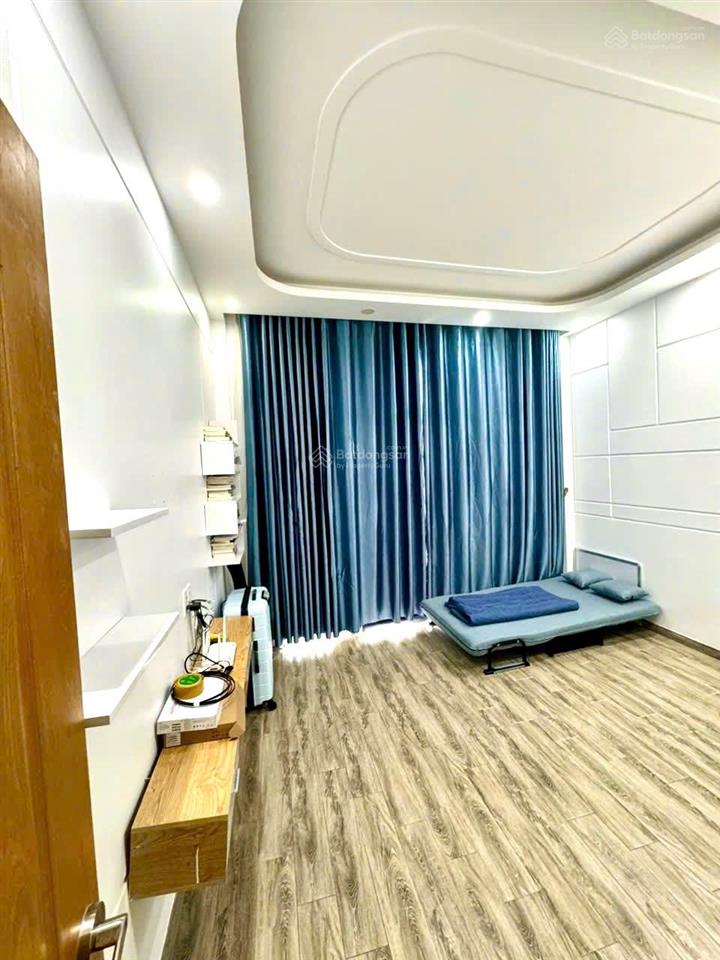 4 tầng  nhà đường số p. tân quy, q7  dt 4x15m giá chỉ 9,9 tỷ còn thương lượng