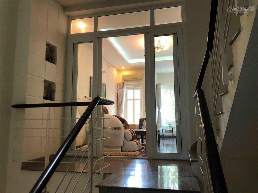 Cho thuê nhà mới 2 lầu (4pn, 4wc) full nội thất, đs tân quy, q7
