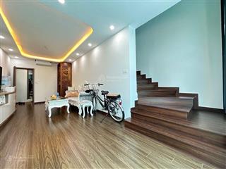 Bán nhà tập thể vip ở đào tấn 102m2 giá 3,6 tỷ , siêu hiếm, siêu đẹp full nội thất