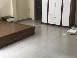 Bán nhà ngay trung tâm quận ba đình 5 tầng 52m2 chủ nhà để lại nội thất giá rẻ bất ngờ