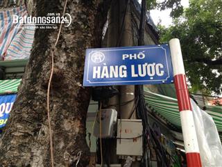 Mặt tiền phố cổ , hàng lược kinh doanh sầm uất