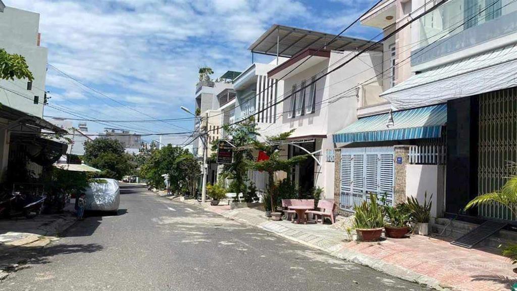 Bán đất siêu phẩm nguyễn phi khanh dt 4,5 x17m sầm uất hòn xện vĩnh hòa gần biển chỉ 2tỷ8
