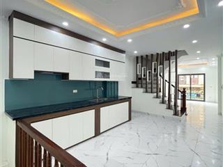 Giá đầu tư   ngã tư sở   hàng xóm royal city 8 nguyễn trãi dt 34m2, 5 tầng, mt 3,5m giá 5.5ty