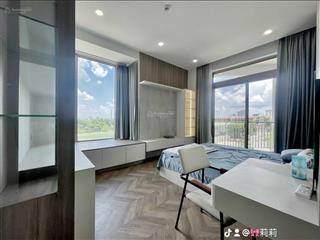 Bán và cho thuê căn hộ 2 phòng ngủ tầng thấp midtown view sân bóng