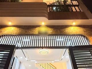 Cô thu bán gấp căn nhà nguyễn tiểu la,phường 8,quận 10.giá 1tỷ760triệu/36,75m2.khu vực an ninh