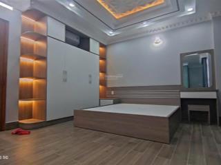 Bán gấp nhà cn 90m2 đường chuyên dùng 9