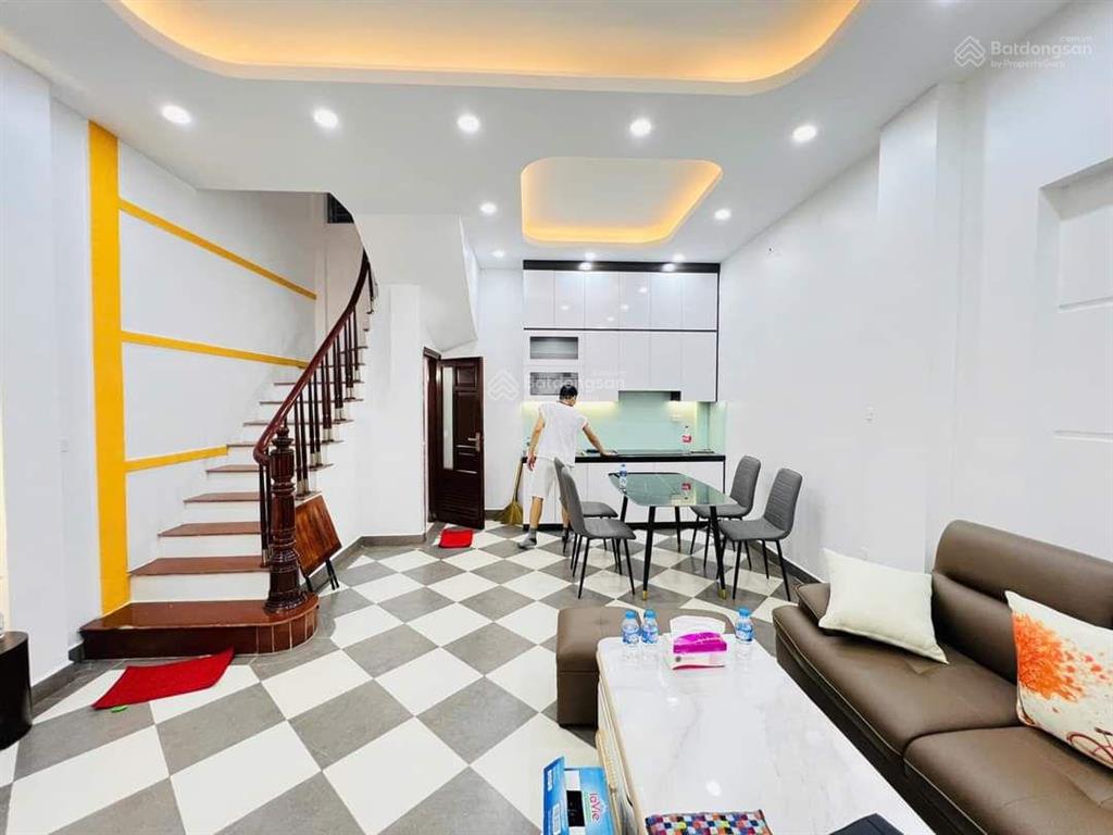 Bán nhà đội cấn dân xây, ngõ rộng, nông, 3 gác phi mạnh, gần phố 44m2 * 5tầng