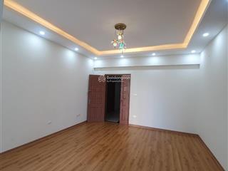 Bán gấp căn hộ 130m2 , giá 7,6 tỷ , chung cư golden land , 3pn 2wc .  0775 246 ***