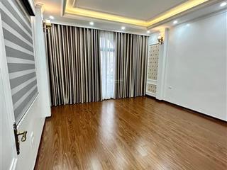 Siêu phẩm phố ngọc lâm  40m2, 4 tầng, 6,5 m mt, nhỉnh 6 tỷ, nhà nằm vị trí đẹp nhất phố