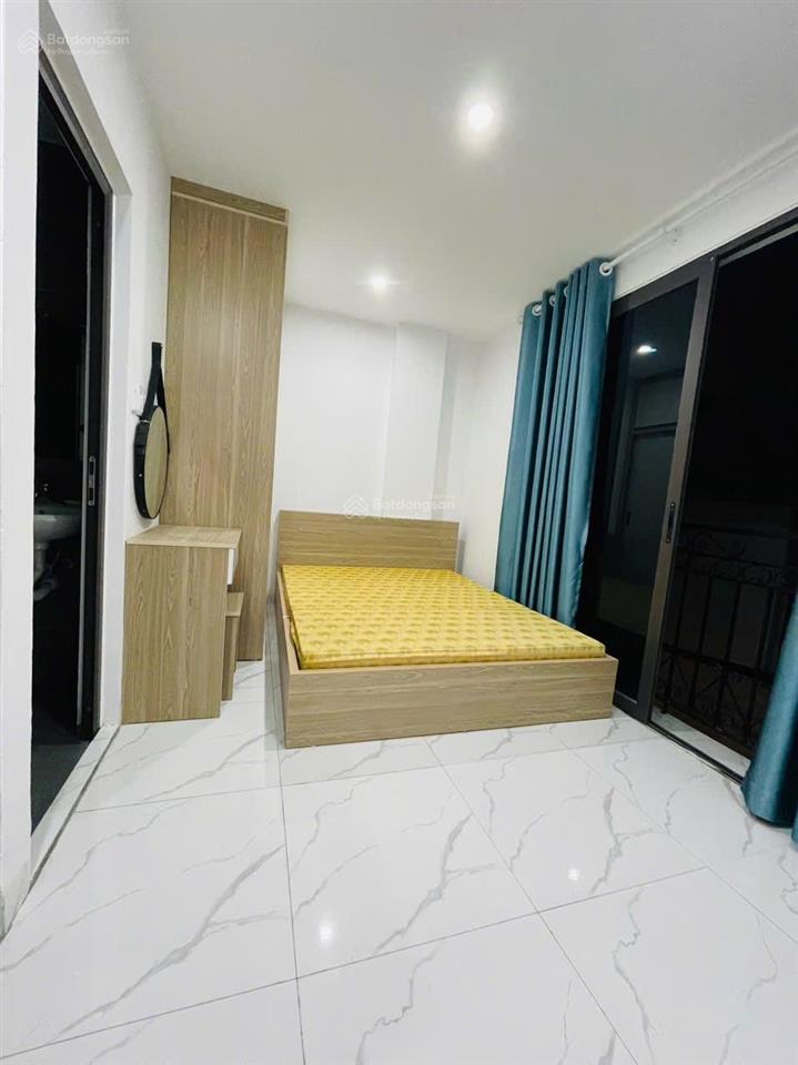 Toà chung cư mini, ô tô qua, 7 tầng, thang máy 17 phòng kk full nội thất đối diện trường fpt