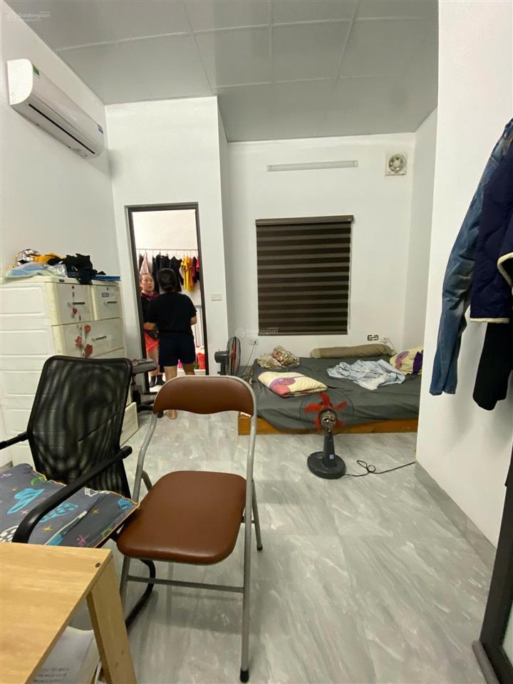 Nhà âu cơ về ở luôn dt 45m2, 2 tầng, mt 4m giá chào 2tỷ050 2 ngủ + 2 vs 1 phòng khách + bếp mua bán