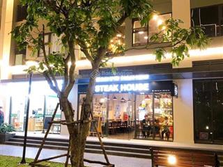 Sang nhượng cửa hàng  steak house diện tích sử dụng 2 tầng 100m2.  0988 040 ***