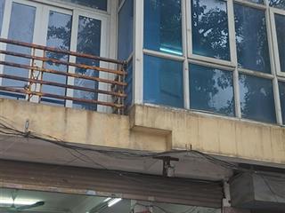 Cho thuê nhà mặt phố nguyễn du, q. hbt, hà nội. dt.
45 m2 x 2,5 tầng. mặt tiền 6,5m. đt 0913 222 ***