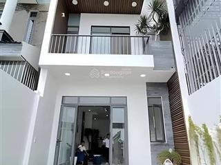 Chủ nhà kẹt tiền bán gấp nhà lý thái tổ, phường 10, quận 10, 50m2, giá 2tỷ750, hẻm xe hơi 4,8m