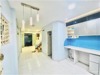 Cần tiền bán gấp nhà  đ.cao đạt, p.1, q.540m2 2pngiá 3 tỷ 490alo em hiếu 0393 089 ***