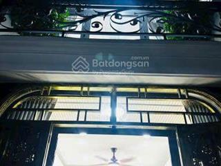 Bán gấp nhà trần bình trọng, bình thạnh, 30m2, gần chợ, gần bệnh viện.  0922 811 ***quỳnh anh