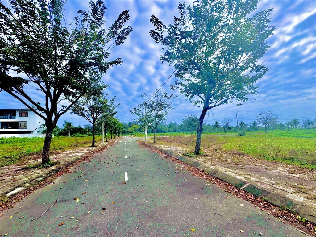 Kđt green trục 10m5 lề mỗi bên 5m, đối diện khu shophouse. giá hợp lí 3 tỷ250