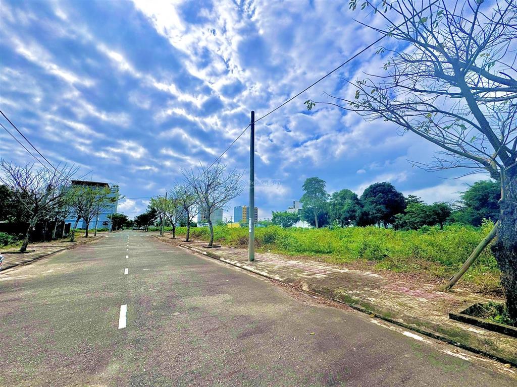 Kđt green trục 10m5 lề mỗi bên 5m, đối diện khu shophouse. giá hợp lí 3 tỷ250