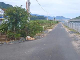 E bán mảnh đất có nhà 480,2m2 có 400m2 thổ cư. hai mt. đường rộng. khu dân cư. có sẵn nhà. sổ đỏ cc