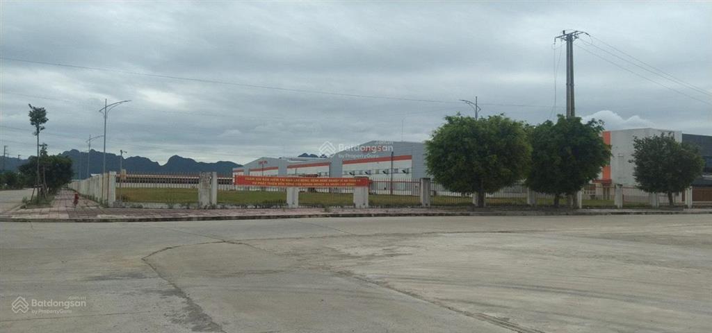 Đất kcn tại quỳnh phụ thái bình. dt 8000,10.000,20.000m2, giá 2,25 tr/m2, gần ql10, bàn giao ngay