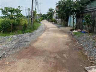 Chủ nhà cần tiền bán gấp lô đất diện tích 5 x 20m có sổ hồng sát bên ngã ba nhơn trạch, xã long an