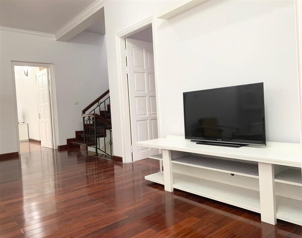 Bán biệt thự ciputra dt 230m2, mặt tiền 10m, xây 4 tầng, đường 30m vỉa hè rộng, nội thất mới đẹp