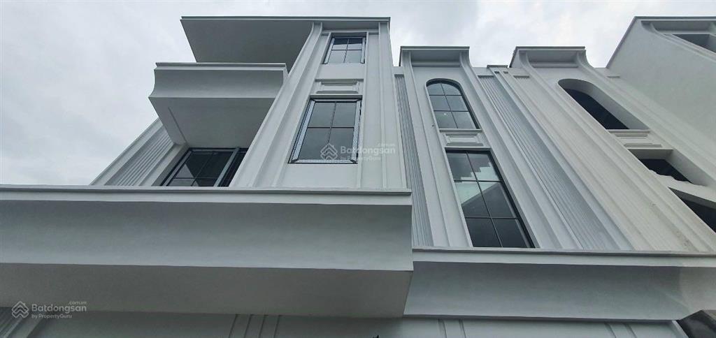 Bán biệt thự song lập thiết kế đẹp, vị trí đẹp, lòng đường 8m, tiện ích dịch vụ xung quanh đầy đủ
