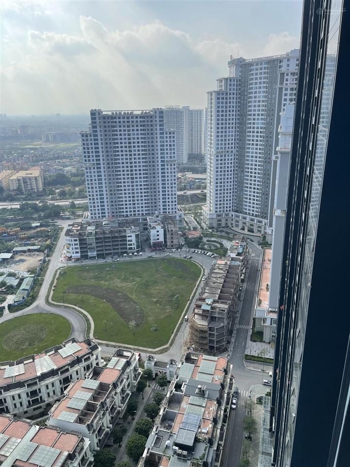 Bán căn góc shophouse 3 mặt tiền sunshine city, kinh doanh tốt, view vườn hoa đẹp, có sẵn nội thất