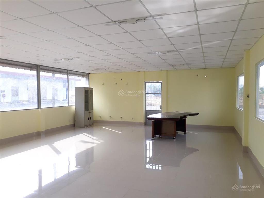 Bán xưởng đường cử luyện thành phố tân an, tỉnh long an. dtkv 17.495m2. giá tl.