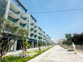 Chỉ 3,7tỷ sở hữu ngay nhà phố 2 mặt tiền,5 tầng,sát biển Tuy Hòa Phú Yên,sổ riêng,NHHT 70%