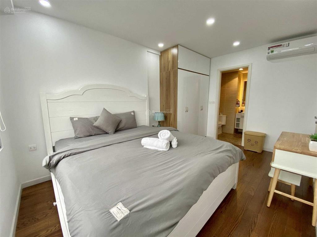 Cho thuê căn hộ tại dự án d'capitale trần duy hưng, 2 phòng ngủ full đẹp, giá 18tr.  0918 682 ***