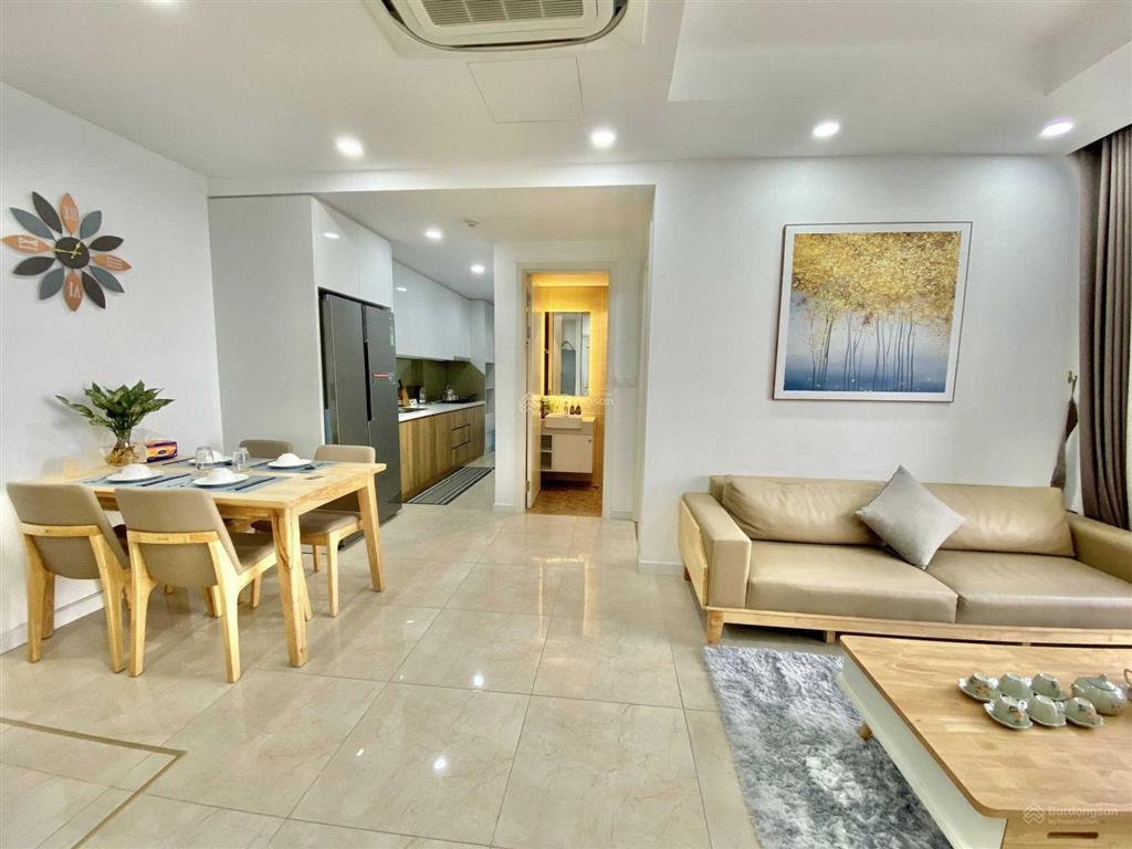 Cho thuê căn hộ tại dự án d'capitale trần duy hưng, 2 phòng ngủ full đẹp, giá 18tr.  0918 682 ***