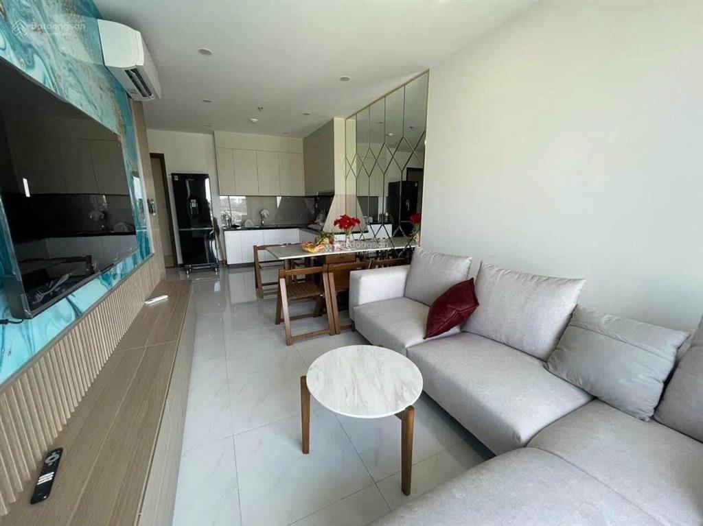Cho thuê chung cư cskyview 2pn 80m2 3 máy lạnh, rèm, bếp 7,5tr/tháng