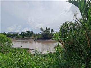 Bán đất mặt tiền đường hl09, đối diện sông long uông (cách đường nguyễn trãi vào đúng 3 căn nhà)